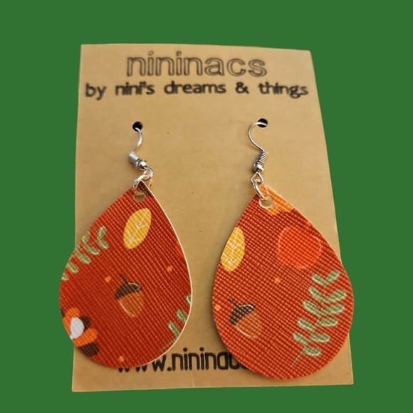 5/$25 HANDMADE Red Autumn Fall Teardrop Dangle Hook Earrings - Picture 1 of 3